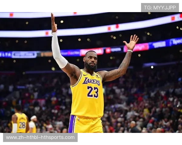 火箭队战胜湖人队比赛的精彩瞬间